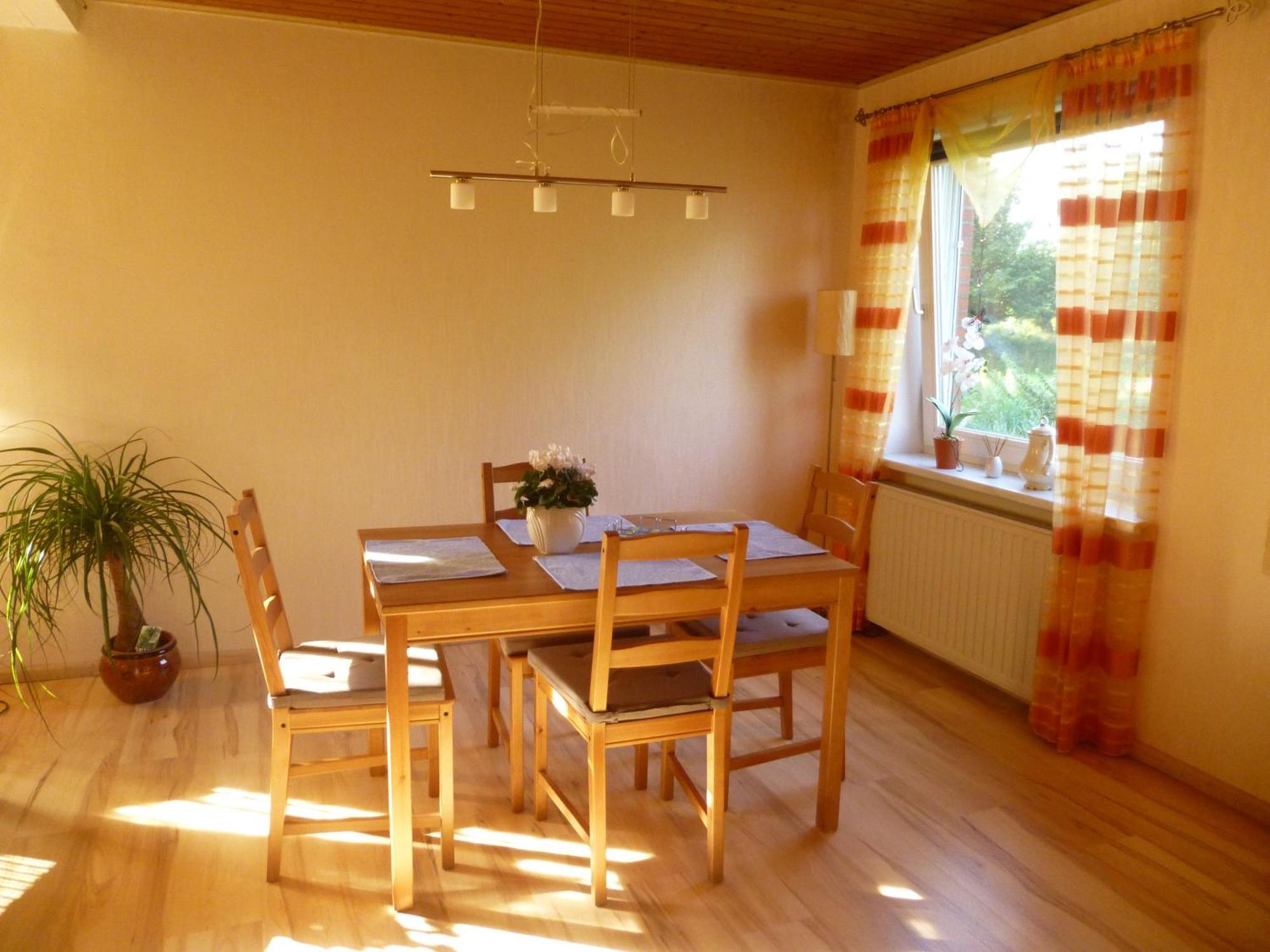 Ferienwohnung Stoeterau - Ebenerdige Fewo Mit Sonnenterrasse Erfde Luaran gambar
